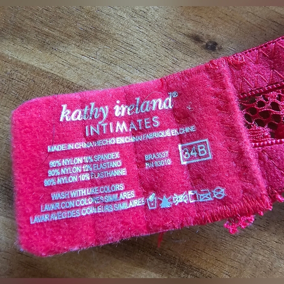 Kathy Ireland Red Lace / Satin Padded Bra - Size 34B - Picture 3 of 4